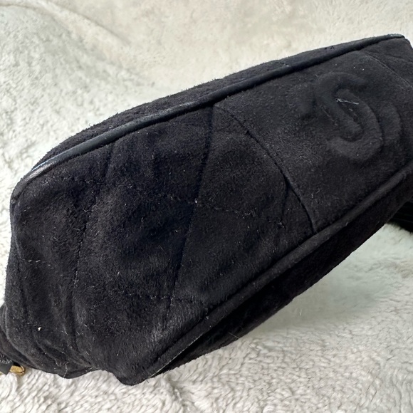 Chanel suede camera bag - Picture 8 of 9
